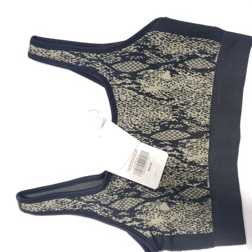Fabletics sports bra